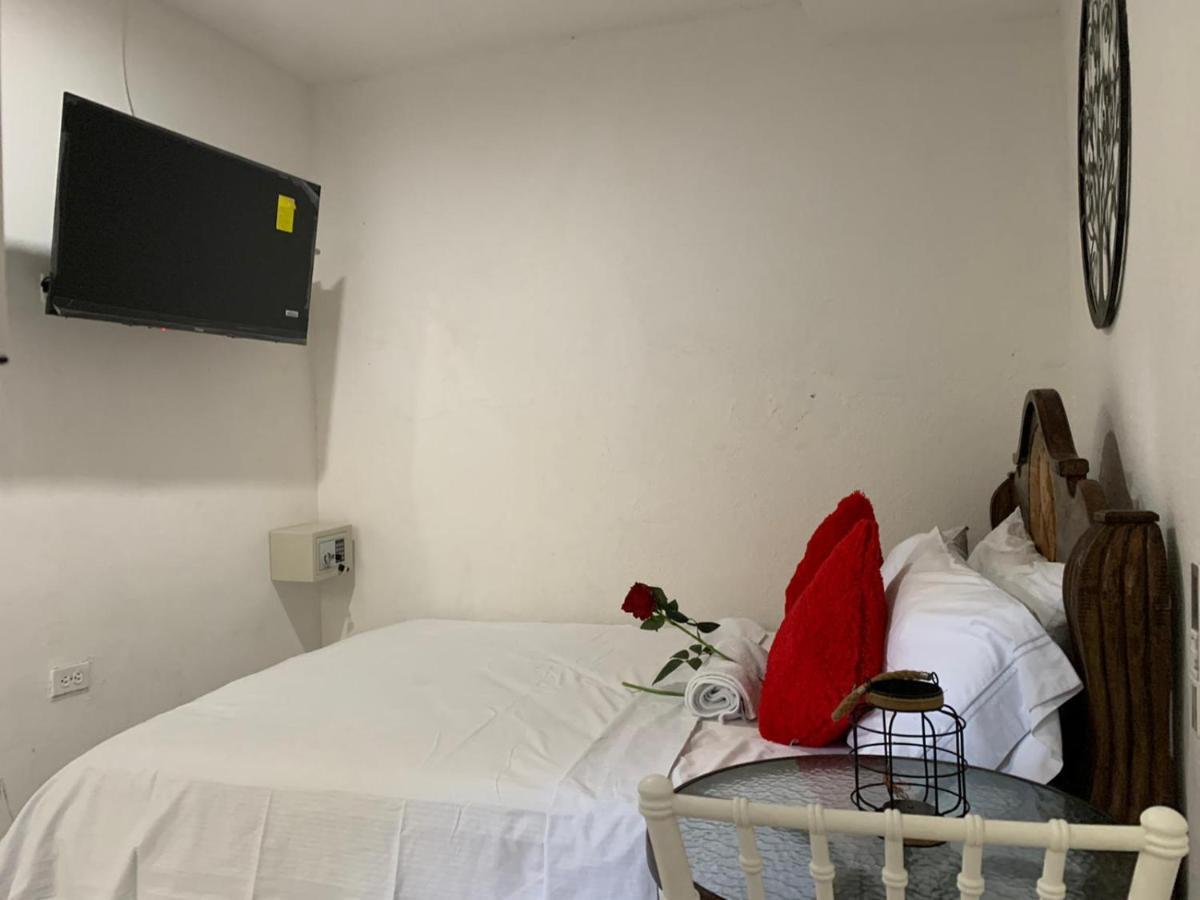Hostal Marbella 47 Cartagena Buitenkant foto